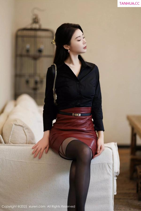 梦心玥  [XiuRen]高清写真图 2025.03.19 No.10039 梦心玥 黑丝美腿第15张图片